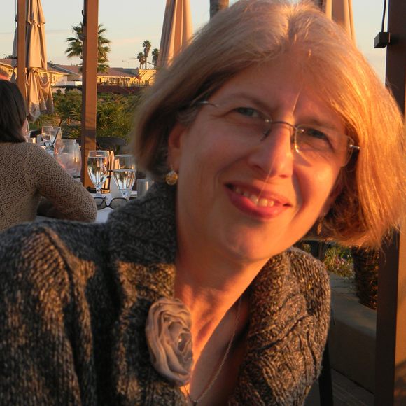 Meet your Posher, Julie - Picture 1 of 1